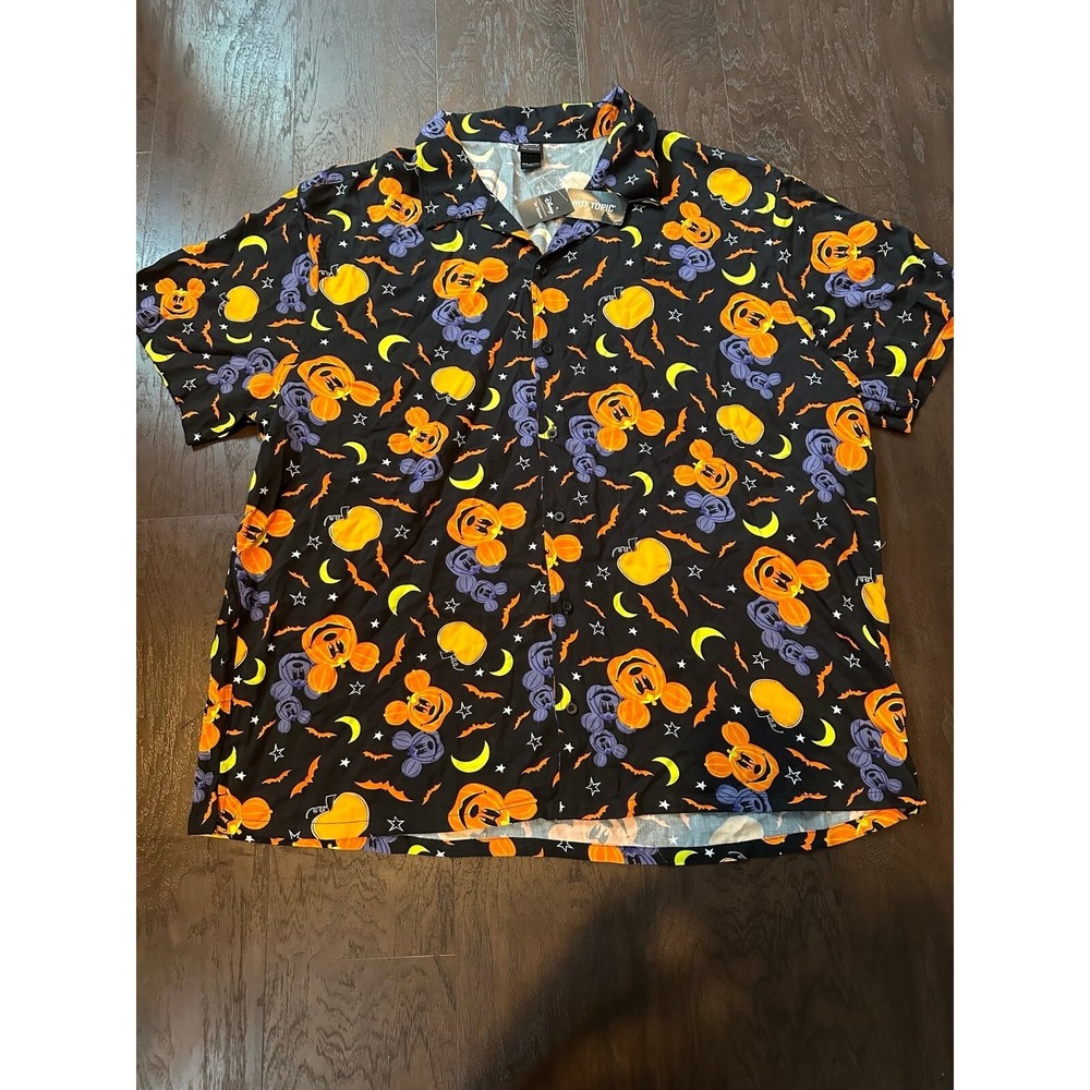 Nwt Her universe Halloween button up 3x b42